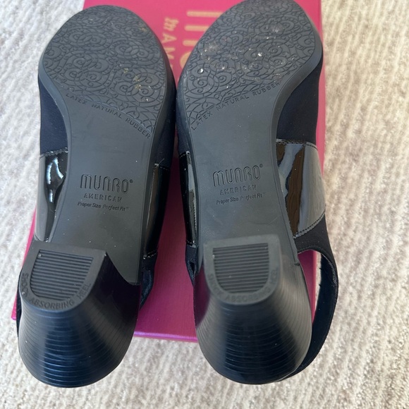 Munro - Picture 2 of 6